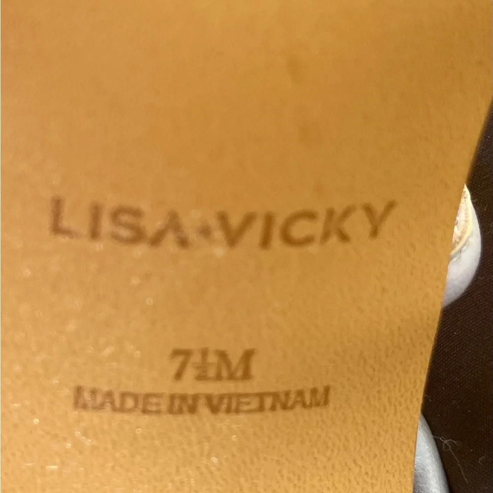 🆕 Lisa and Vicky Lilac color Block Heel Sandals. 7.5